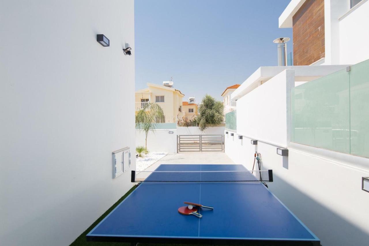 Villa Lynn Boutique Beachfront Aya Napa Dış mekan fotoğraf