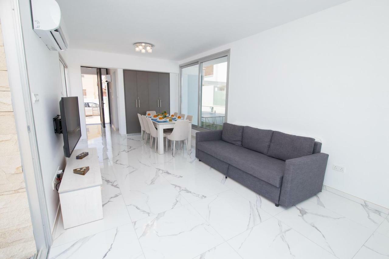 Villa Lynn Boutique Beachfront Aya Napa Dış mekan fotoğraf