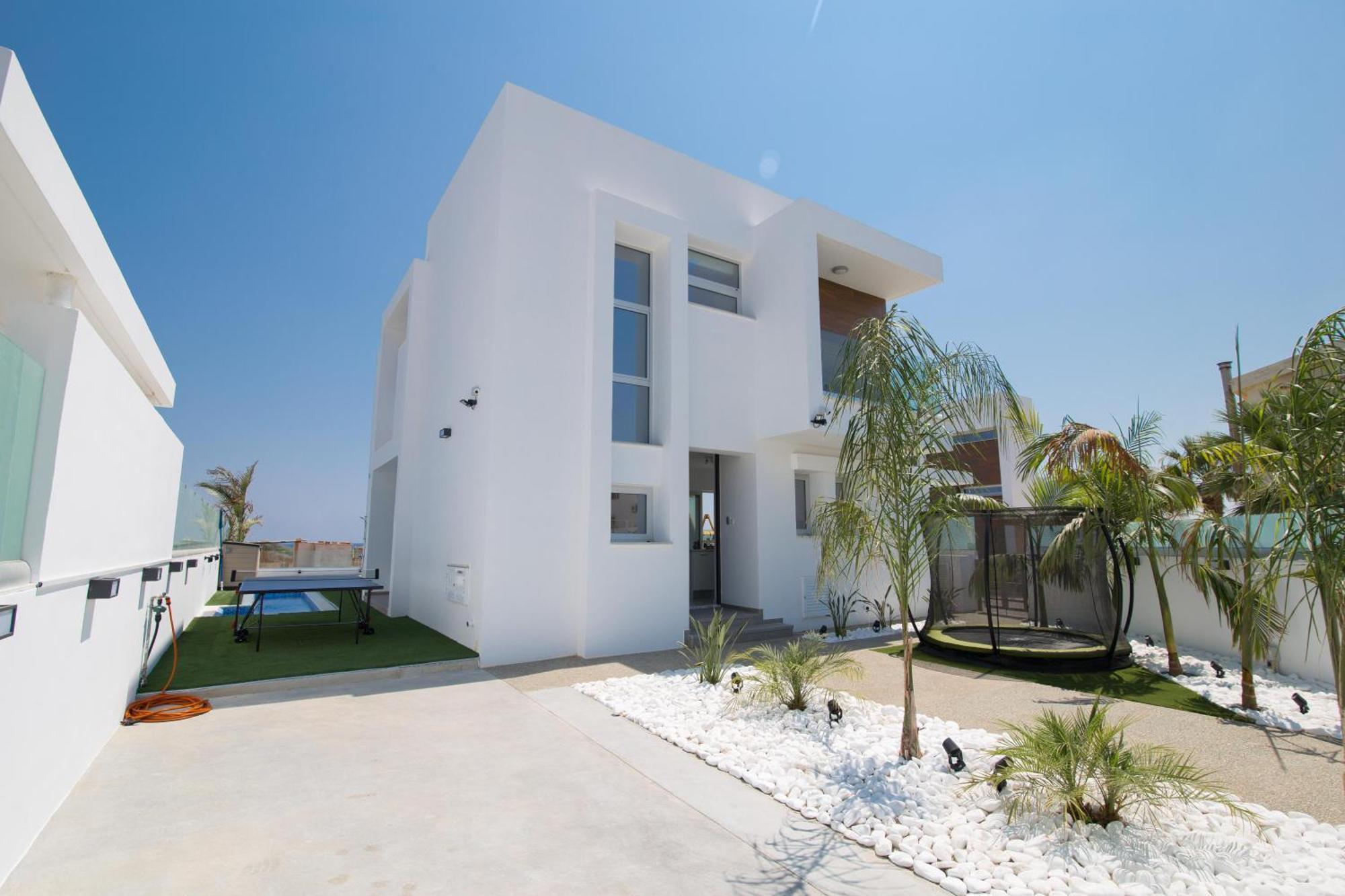 Villa Lynn Boutique Beachfront Aya Napa Dış mekan fotoğraf