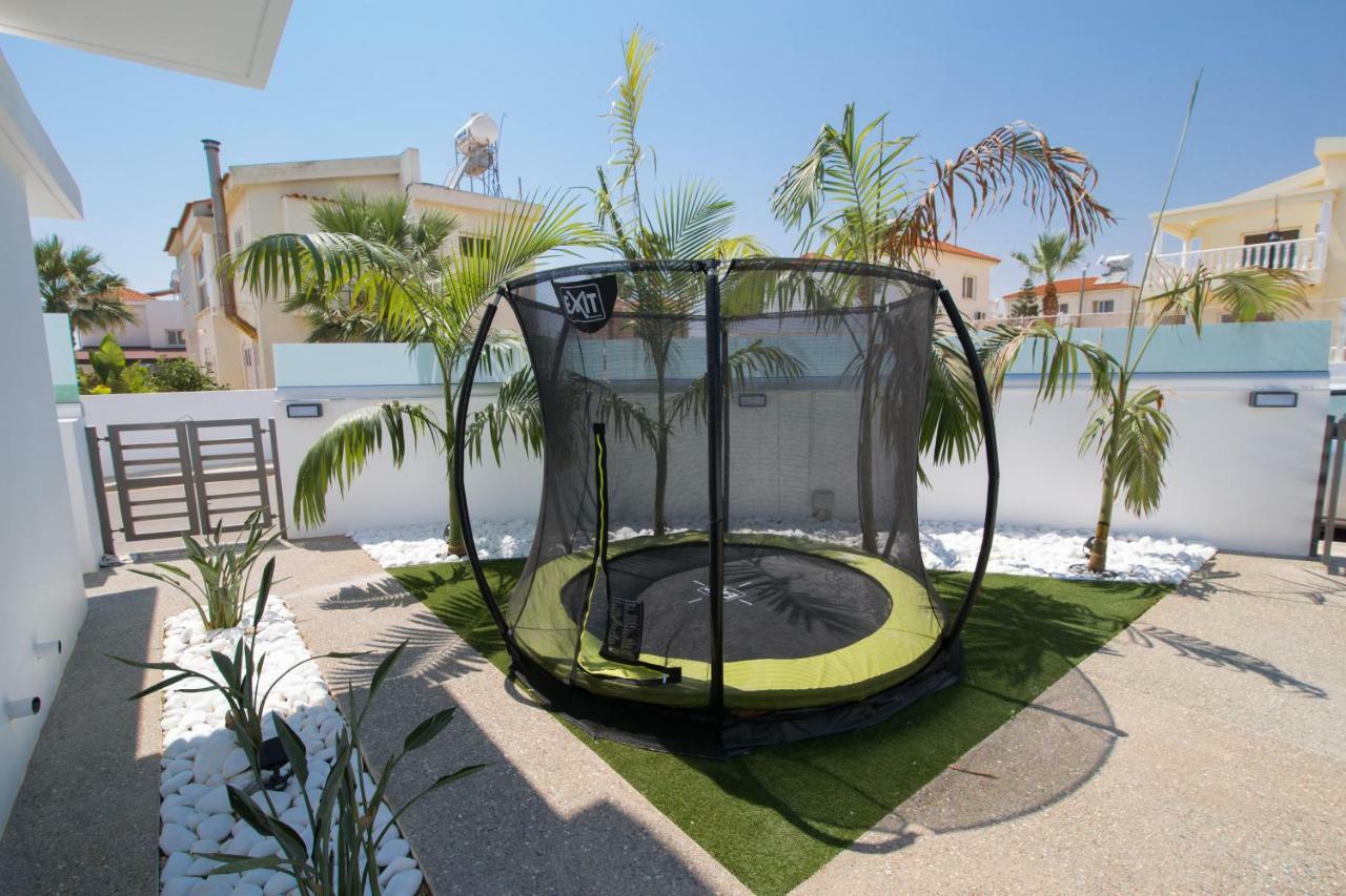 Villa Lynn Boutique Beachfront Aya Napa Dış mekan fotoğraf