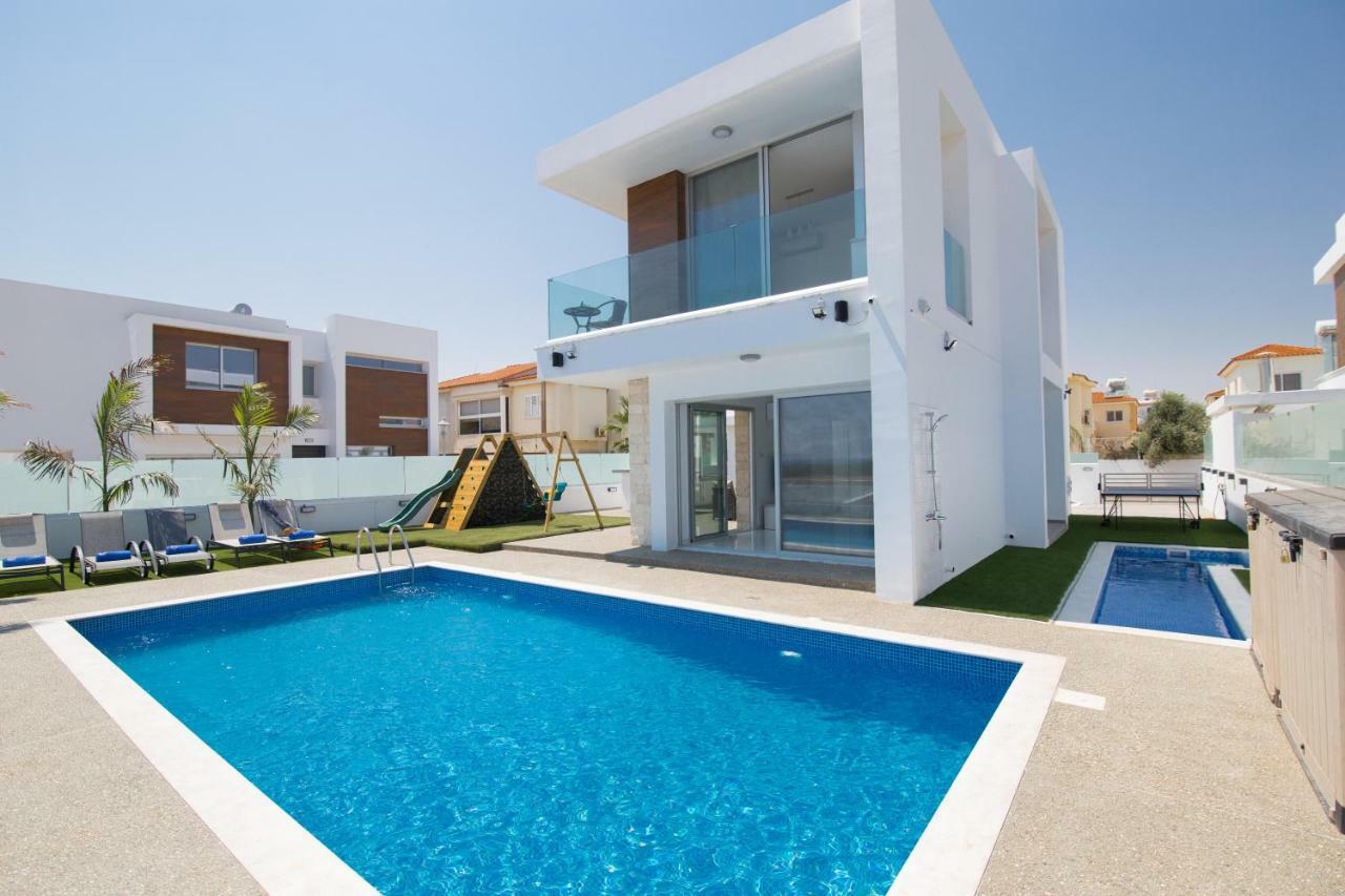 Villa Lynn Boutique Beachfront Aya Napa Dış mekan fotoğraf