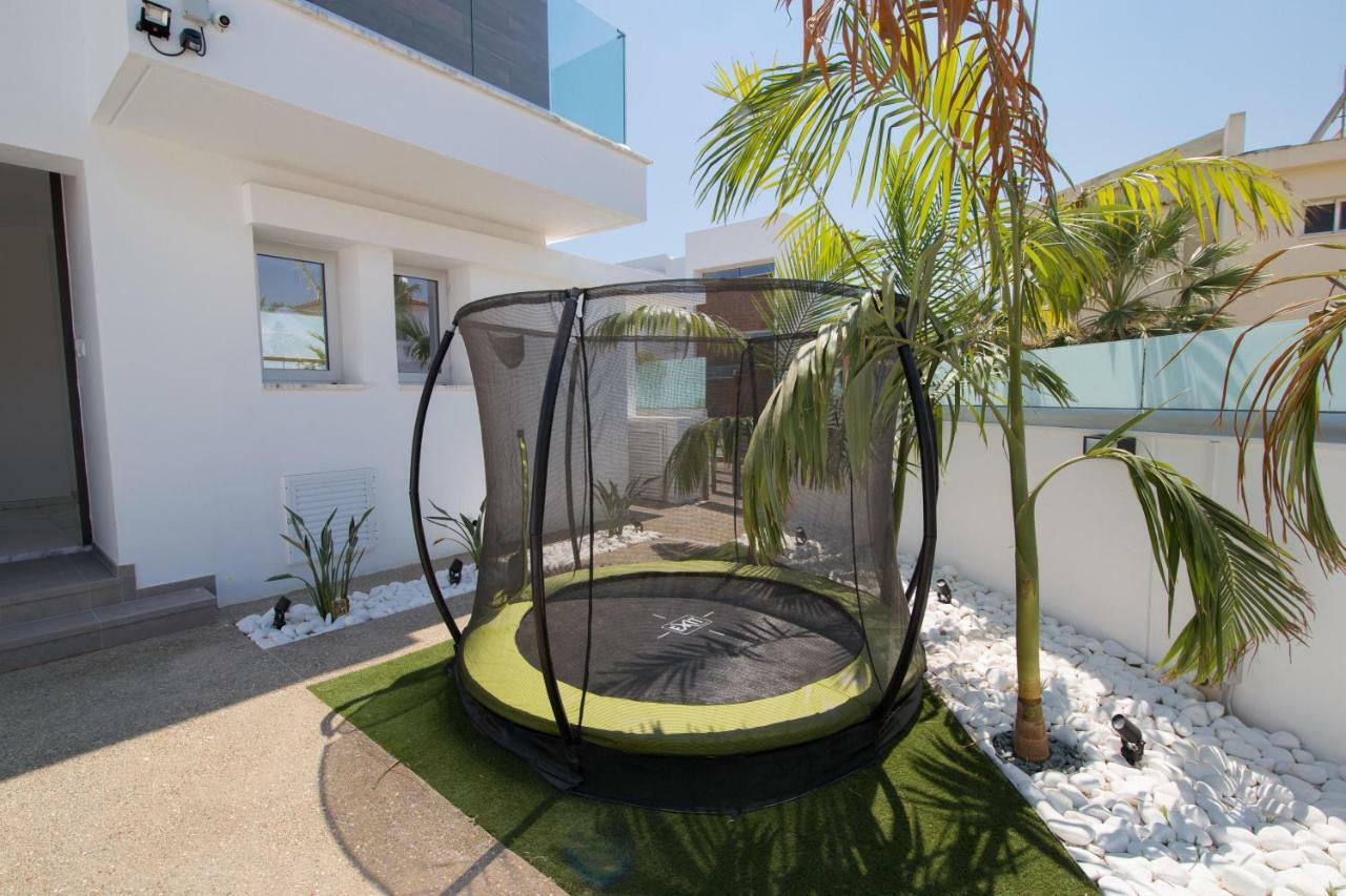 Villa Lynn Boutique Beachfront Aya Napa Dış mekan fotoğraf