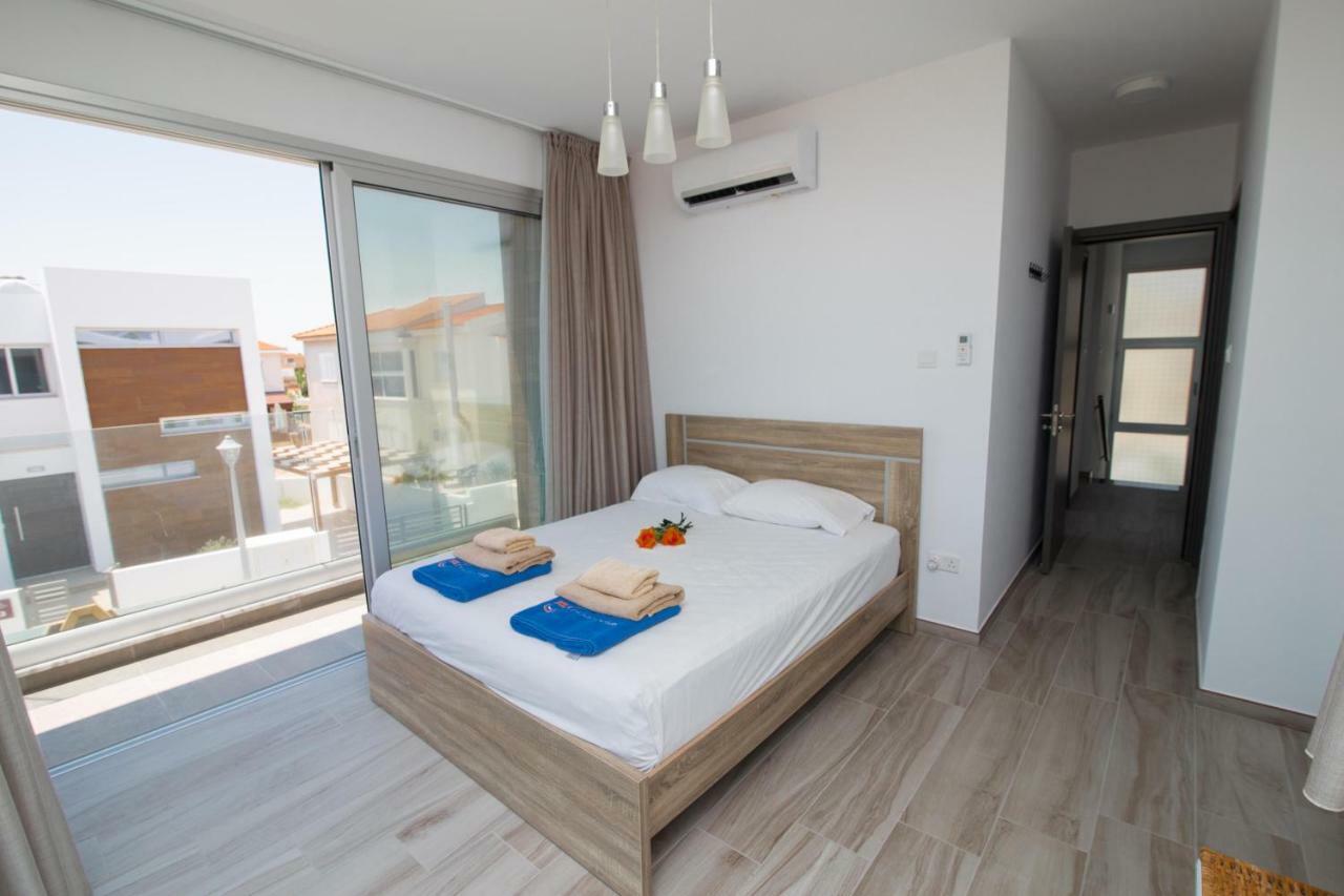 Villa Lynn Boutique Beachfront Aya Napa Dış mekan fotoğraf